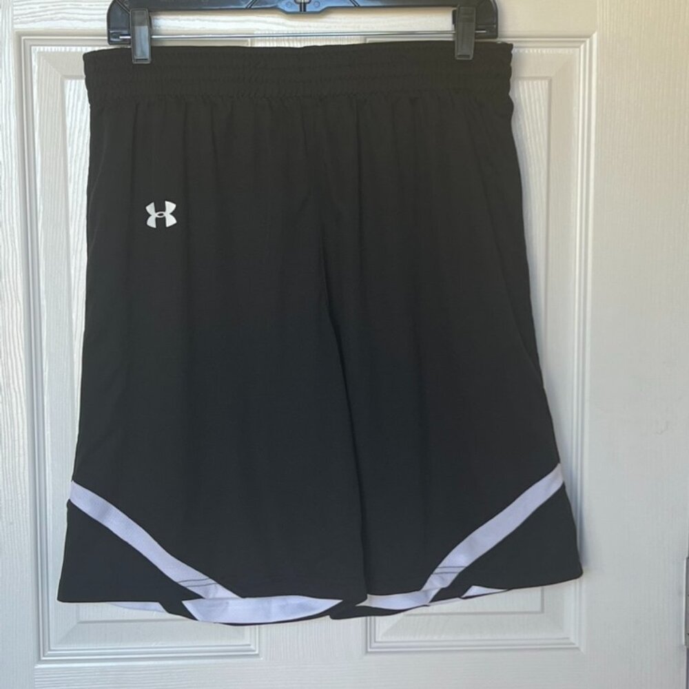 Under Armour Youth Clutch 2 Reversible Basketball Shorts - Black/White Size M